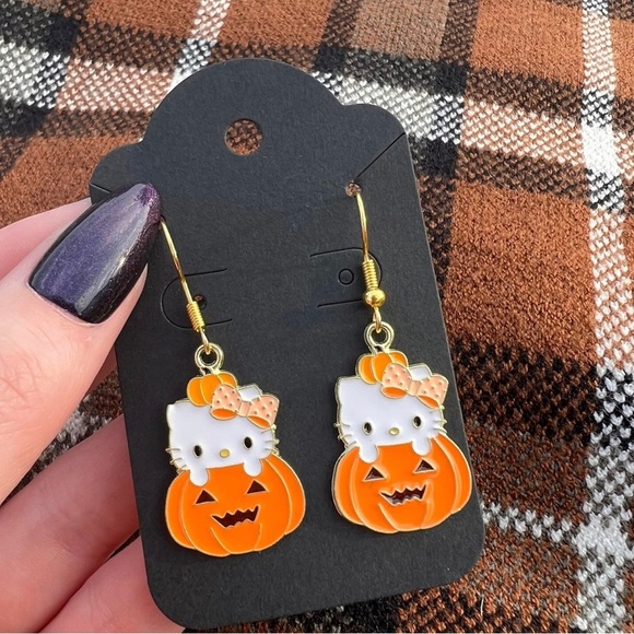 Hello Kitty Halloween Earrings - Picture 1 of 1